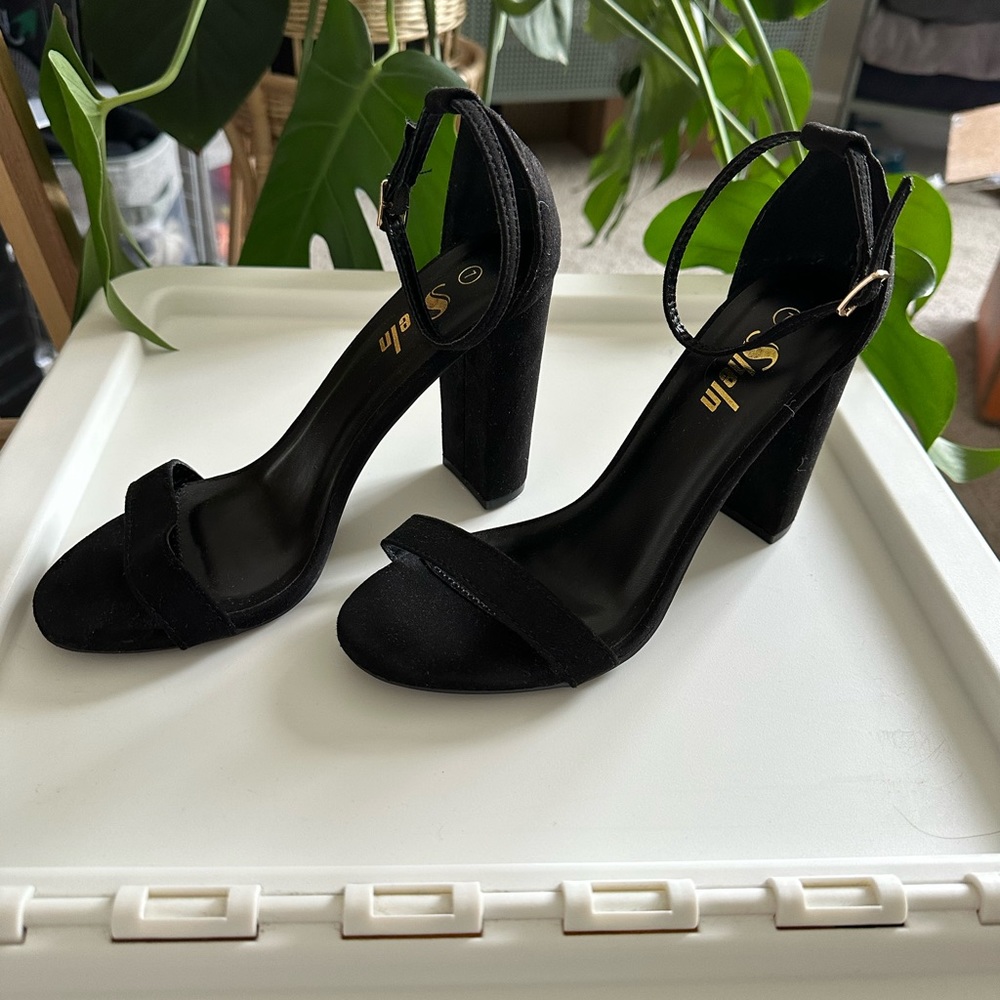 Women’s Black High-heel